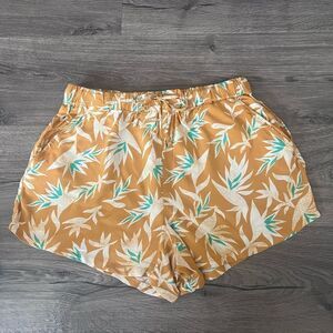 So Brand Women Casual High Rise Soft Short Tropical Dark Orange M